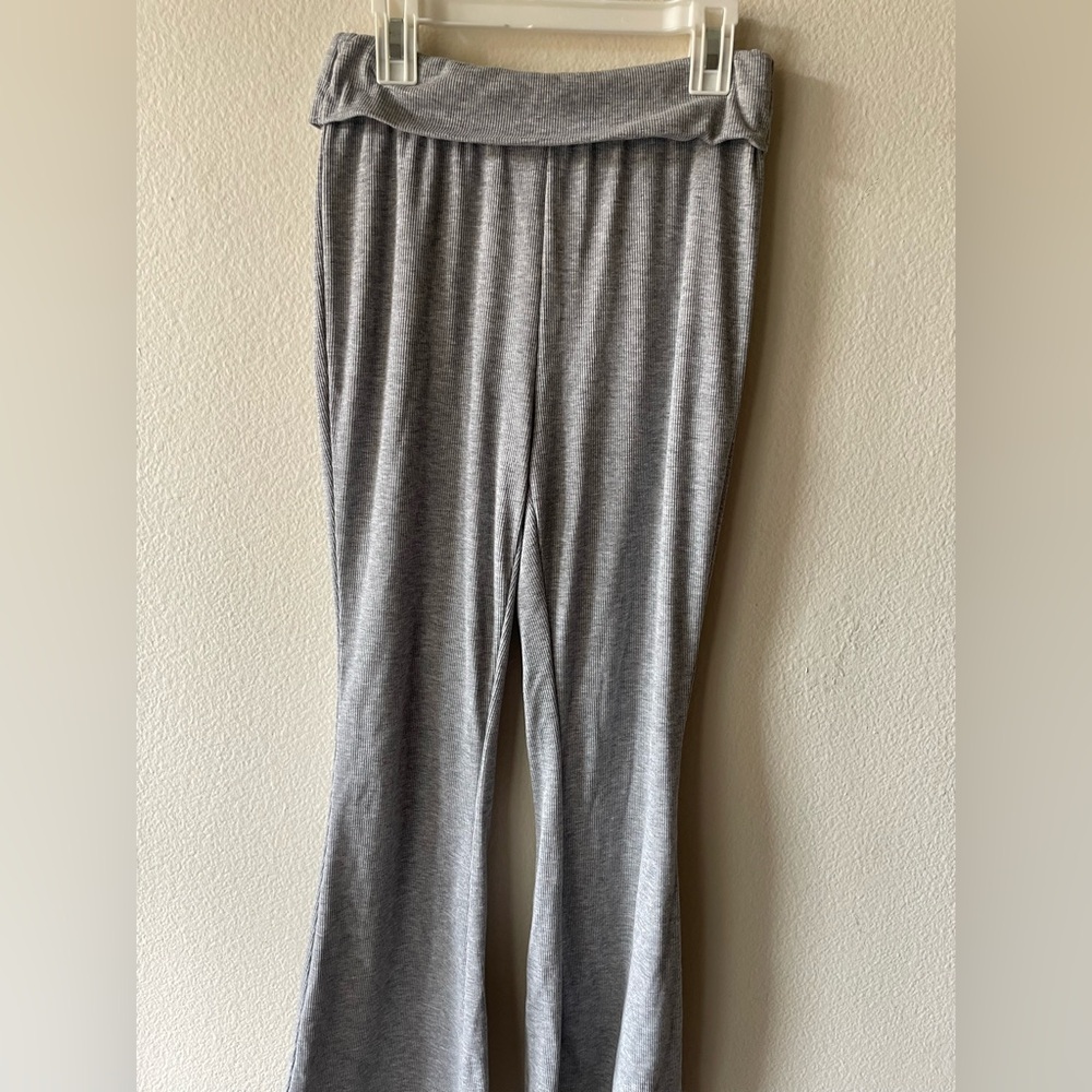 Grey yoga pants